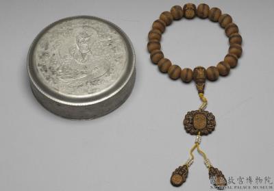 图片[2]-Agarwood bead bracelet with tin container, Qing dynasty (1644-1911)-China Archive